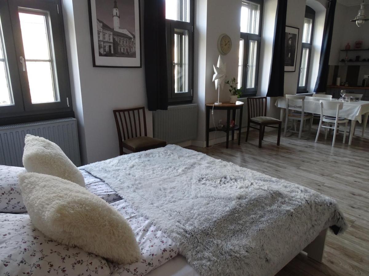 Ovaros Apartman Veszprem Bagian luar foto
