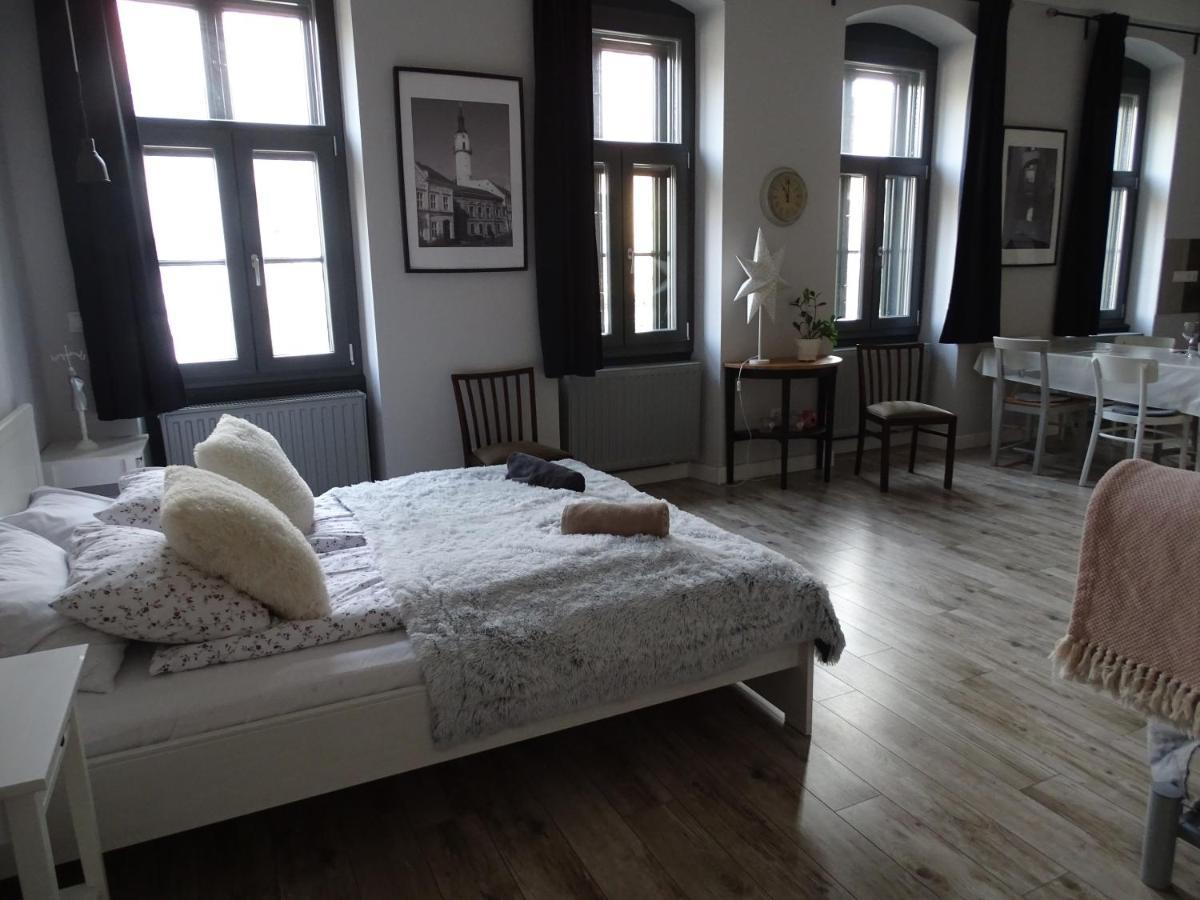 Ovaros Apartman Veszprem Bagian luar foto