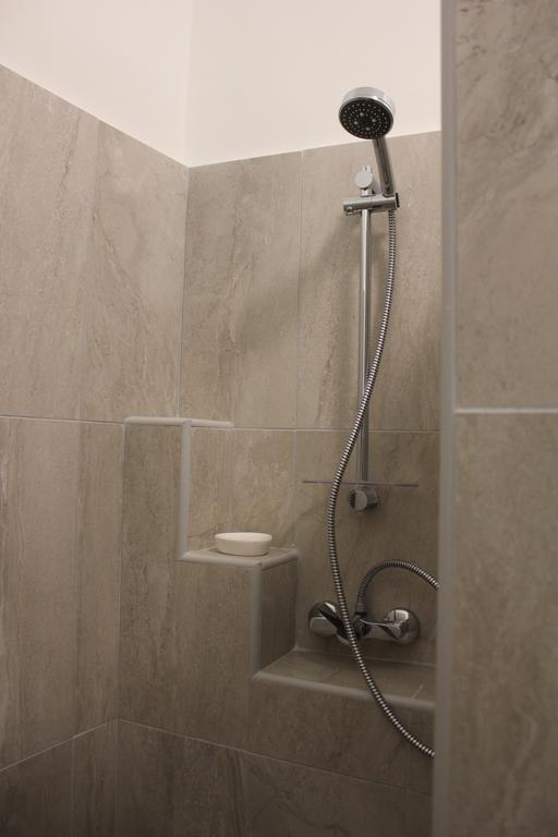 Ovaros Apartman Veszprem Bagian luar foto