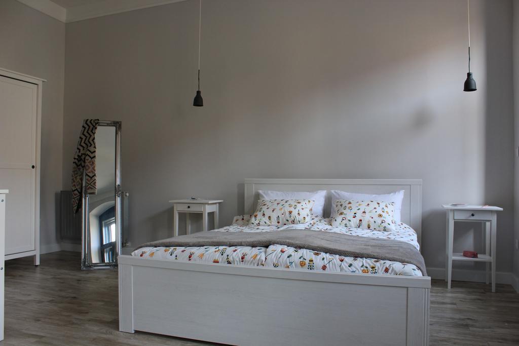 Ovaros Apartman Veszprem Bagian luar foto