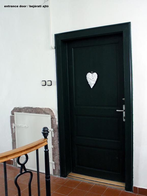 Ovaros Apartman Veszprem Bagian luar foto