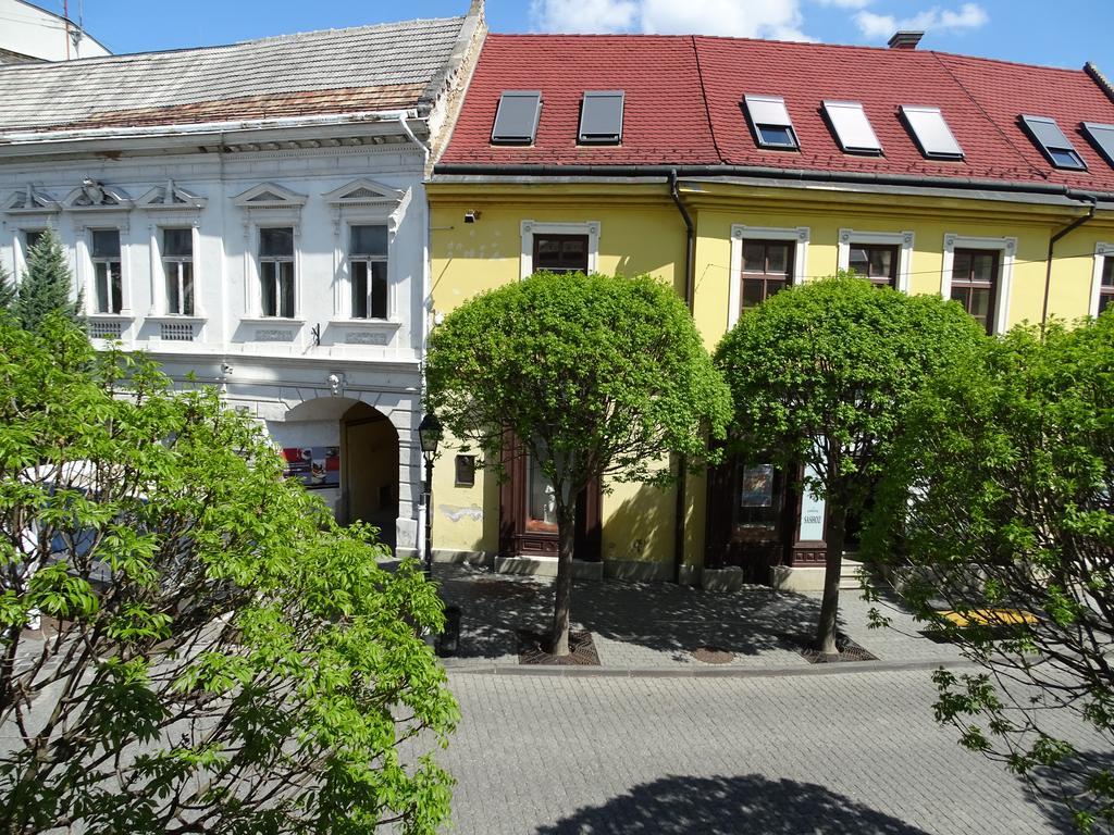 Ovaros Apartman Veszprem Bagian luar foto