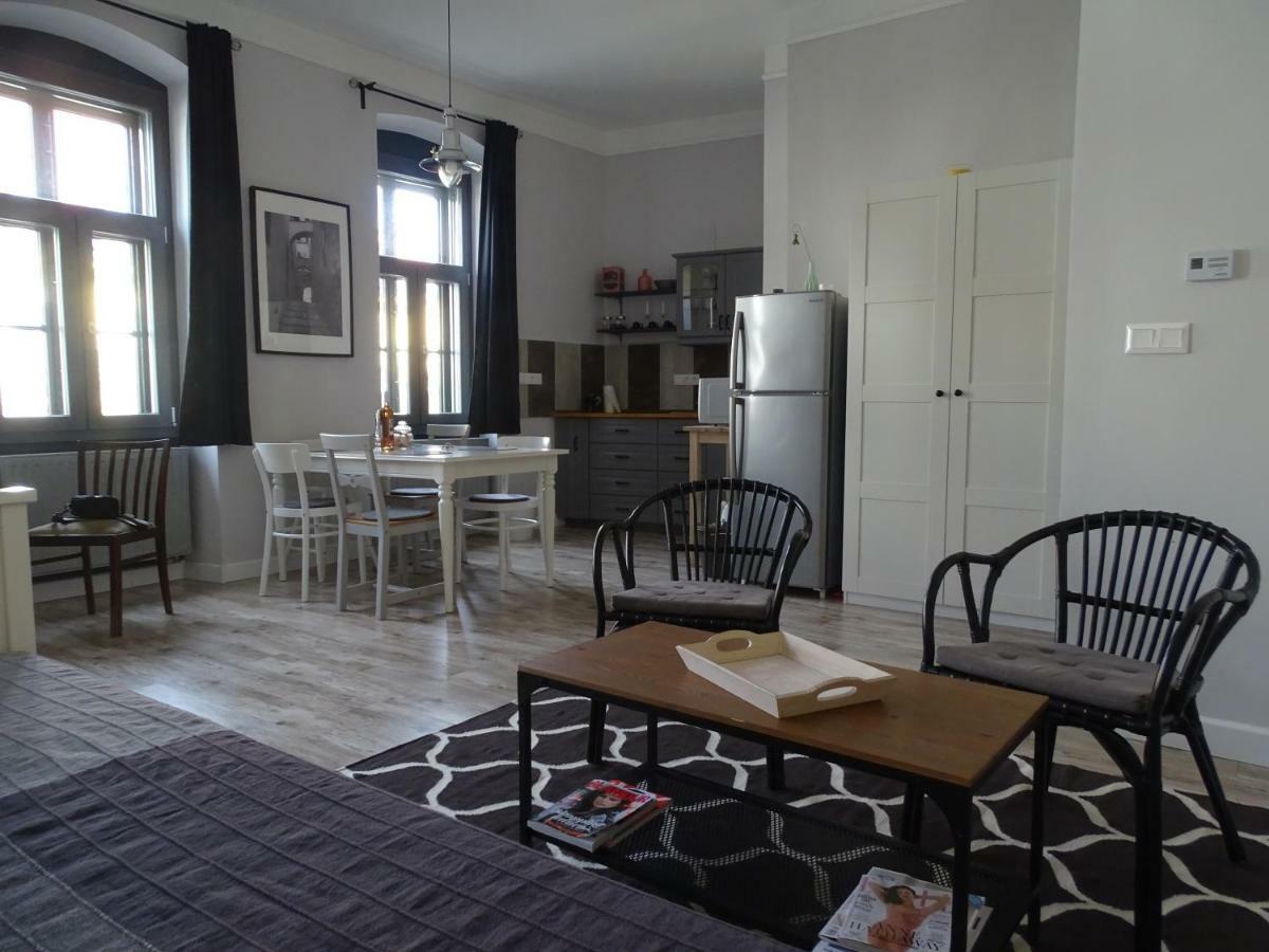 Ovaros Apartman Veszprem Bagian luar foto